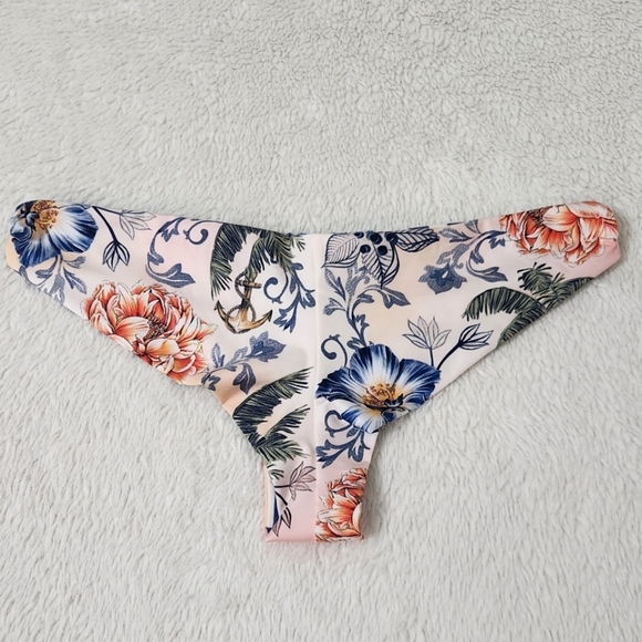 New!Agua Bendita Lola Bikini Bottom - Picture 9 of 15